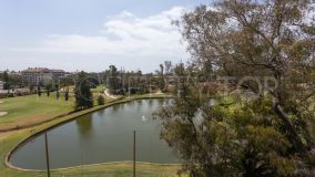 Duplex penthouse with 4 bedrooms for sale in Campos de Guadalmina