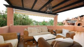 Duplex en venta de 4 dormitorios en Guadalmina Baja