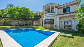 Villa for sale in Los Arqueros with 5 bedrooms