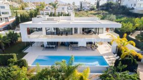 Villa for sale in Nueva Andalucia, Marbella