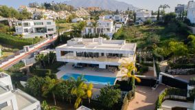 Villa en venta en Nueva Andalucia, Marbella