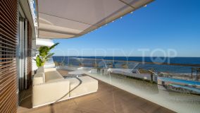 Atico duplex en venta de 4 dormitorios en Estepona Playa