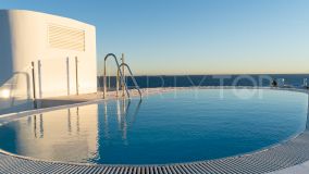 Atico duplex en venta de 4 dormitorios en Estepona Playa