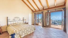 Se vende villa con 6 dormitorios en El Madroñal