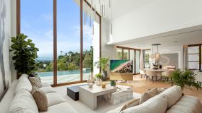 Villa for sale in El Herrojo, Benahavis