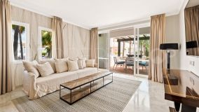 Duplex penthouse for sale in Marina de Puente Romano with 3 bedrooms