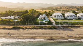 Villa moderna en primera linea de playa