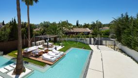 Villa for sale in Las Brisas, Nueva Andalucia
