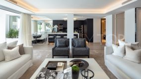 Duplex penthouse with 4 bedrooms for sale in Marina de Puente Romano