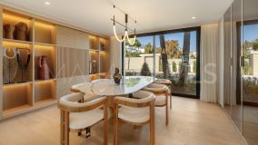 Villa for sale in Aloha, Nueva Andalucia