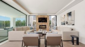 Villa zu verkaufen in Los Naranjos, Nueva Andalucia