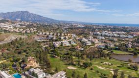 Villa for sale in La Alqueria, Benahavis