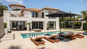 Villa for sale in Los Naranjos Golf, Nueva Andalucia