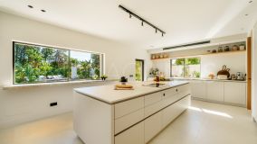 Villa for sale in Cortijo Blanco, San Pedro de Alcantara
