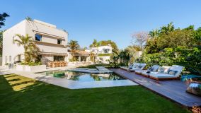 Villa for sale in Cortijo Blanco, San Pedro de Alcantara