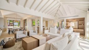 Villa for sale in Haza del Conde, Nueva Andalucia
