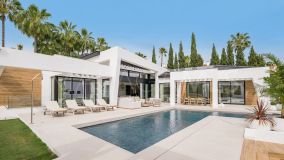 Villa en venta en Los Naranjos Golf, Nueva Andalucia