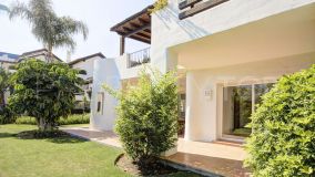 End unit apartment with garden terrace in Ost Estepona