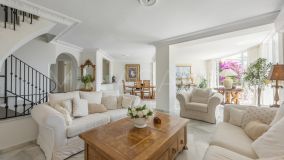 Villa Pareada en venta en Montepiedra, Marbella Golden Mile