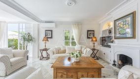 Villa Pareada en venta en Montepiedra, Marbella Golden Mile