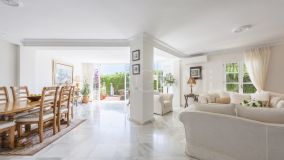 Villa Pareada en venta en Montepiedra, Marbella Golden Mile