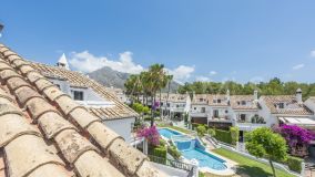 Villa Pareada en venta en Montepiedra, Marbella Golden Mile