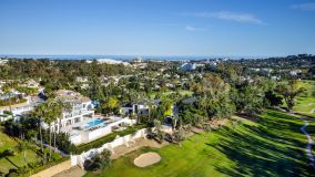 Villa en venta en Los Naranjos Golf, Nueva Andalucia