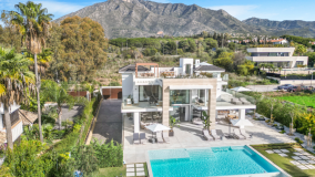 Villa en venta en Lomas del Marqués, Benahavis