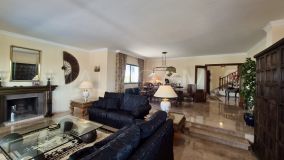 Villa for sale in La Campana, Nueva Andalucia