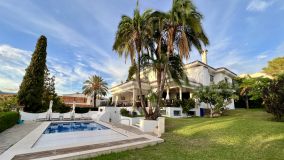 Villa for sale in La Campana, Nueva Andalucia