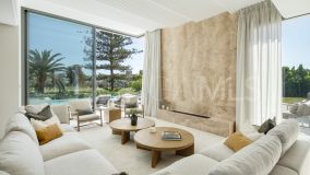 Villa for sale in Las Brisas, Nueva Andalucia