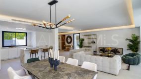 Villa en venta en Elviria, Marbella Este