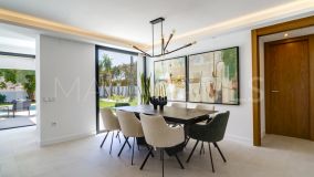 Villa en venta en Elviria, Marbella Este