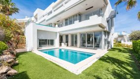 Villa for sale in Nueva Andalucia, Marbella