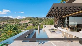 Villa for sale in El Rosario, Marbella East