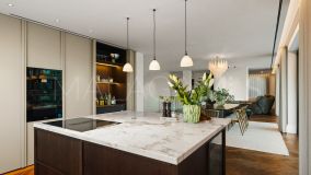 Villa for sale in Los Naranjos, Nueva Andalucia