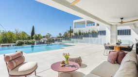 Villa for sale in Casares