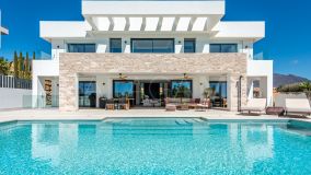 Villa for sale in Casares