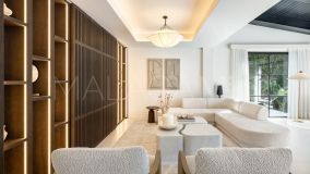 Villa for sale in Las Brisas, Nueva Andalucia