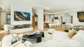 Villa for sale in El Herrojo, Benahavis