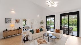 Villa for sale in Monte Biarritz, Estepona East