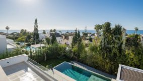 Villa for sale in Las Chapas, Marbella East