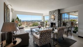 Villa for sale in Nueva Andalucia, Marbella