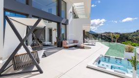 Villa for sale in Lomas de La Quinta, Benahavis