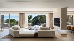 Villa for sale in El Herrojo, Benahavis