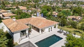 Villa for sale in Las Brisas, Nueva Andalucia