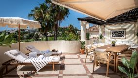 Zweistöckiges Penthouse zu verkaufen in Las Alamandas, Nueva Andalucia