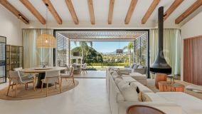 Villa for sale in Los Naranjos Golf, Nueva Andalucia