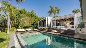 Villa for sale in Los Naranjos Golf, Nueva Andalucia