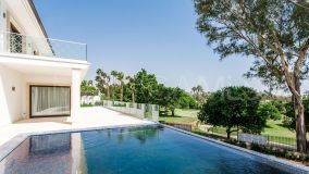 Villa en venta en Los Naranjos Golf, Nueva Andalucia